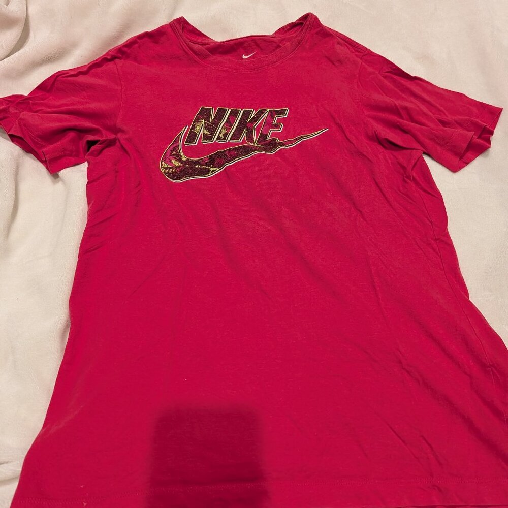 Rush pink Nike logo t shirt
